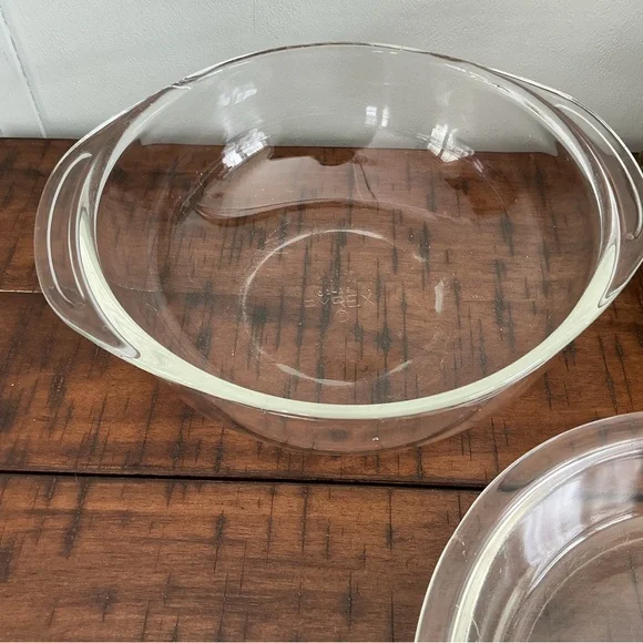 Vintage Pyrex Baking Set - Picture 4 of 9